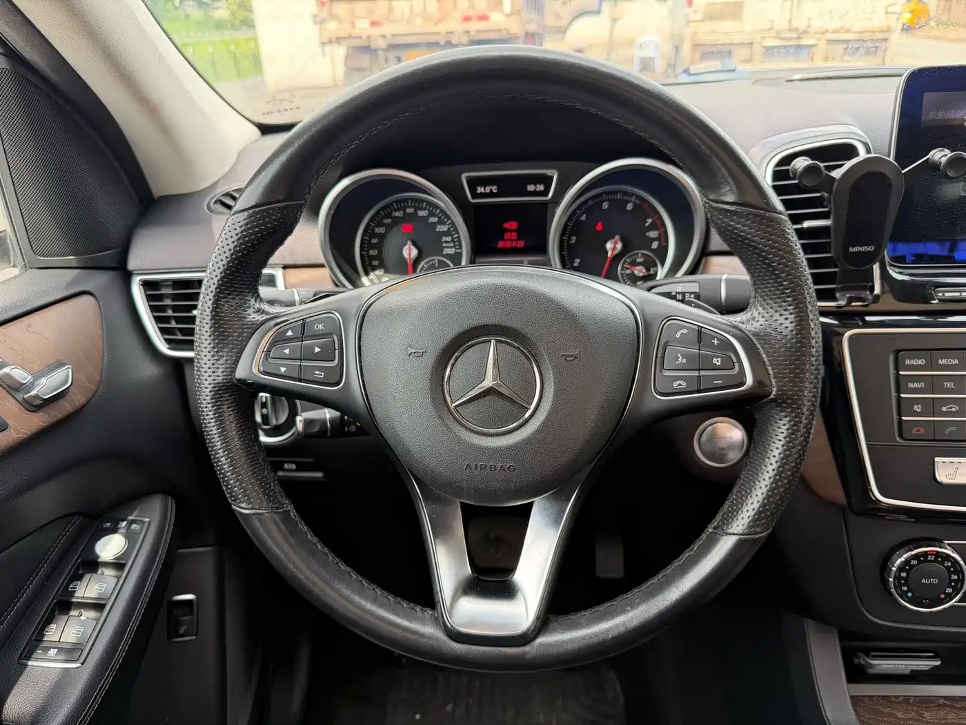 Фото 13 - Mercedes-Benz GLE