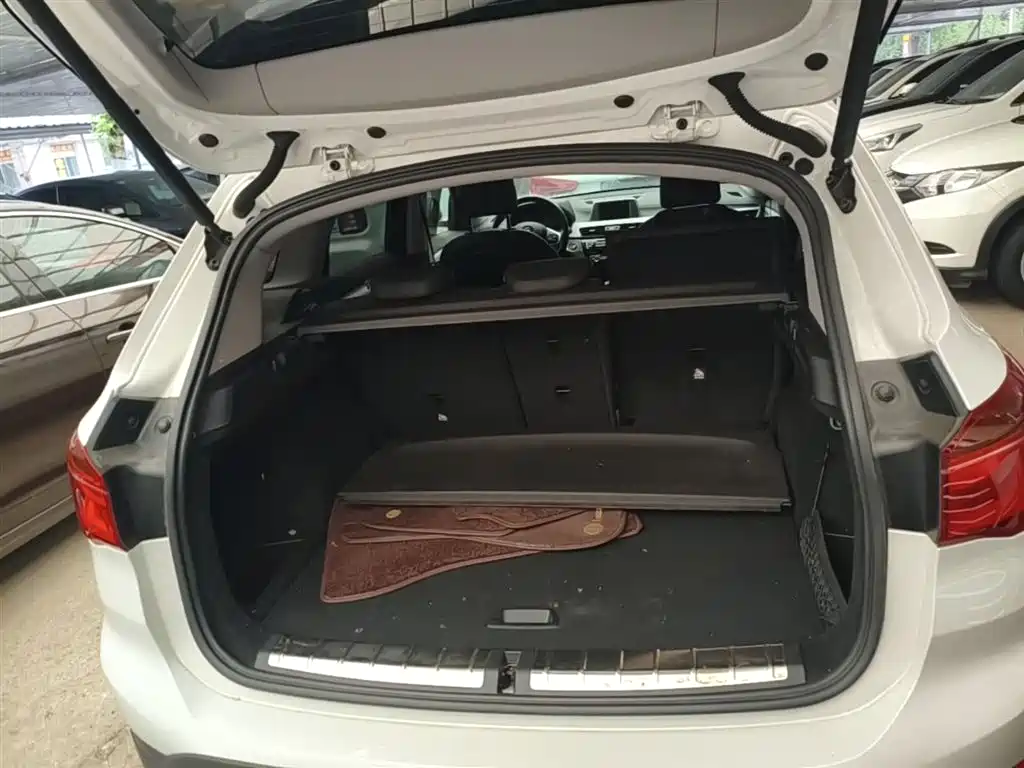 BMW X1 2016 sDrive18Li Fashion Model фото 19