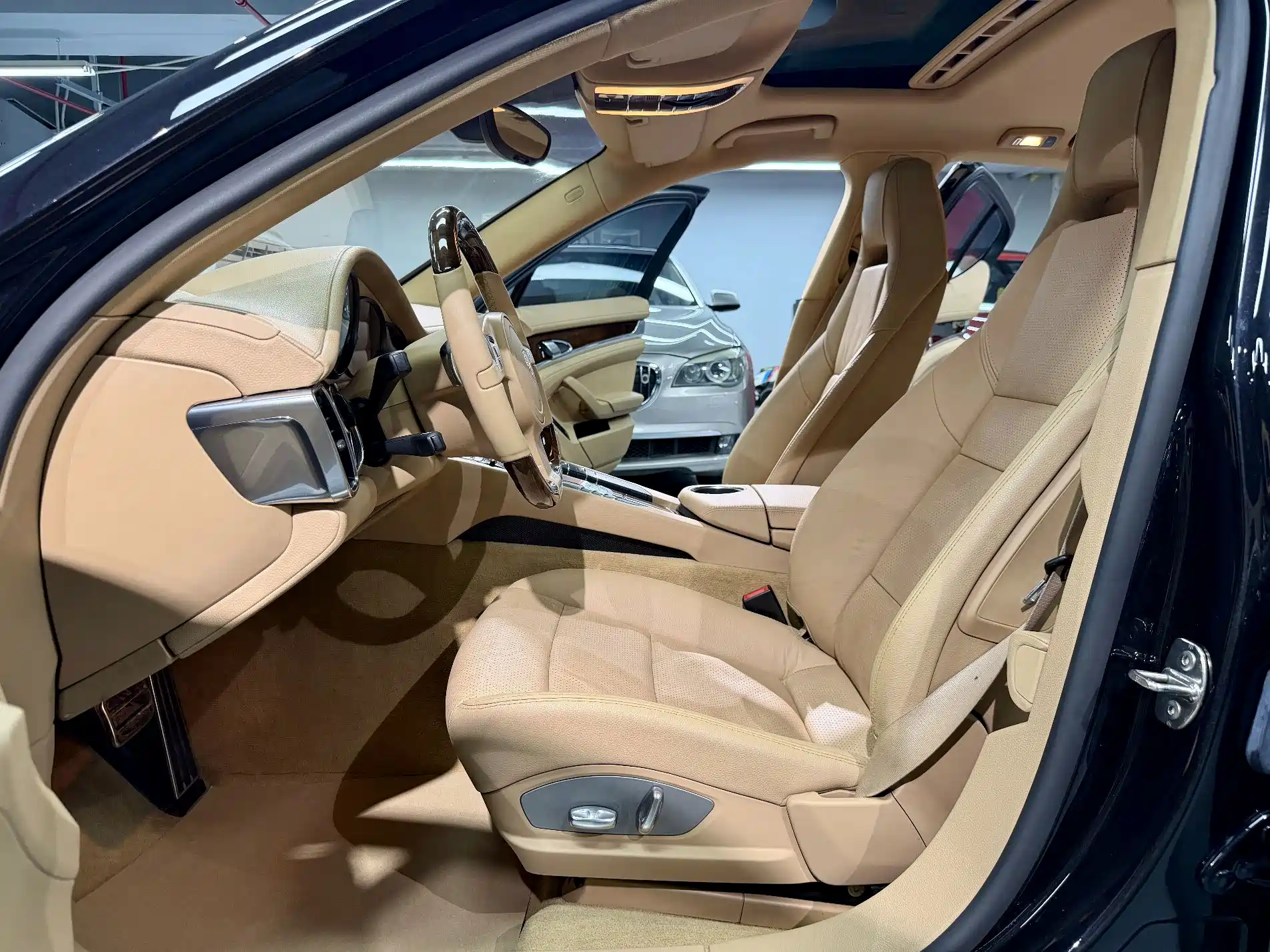 Фото 7 - Porsche Panamera
