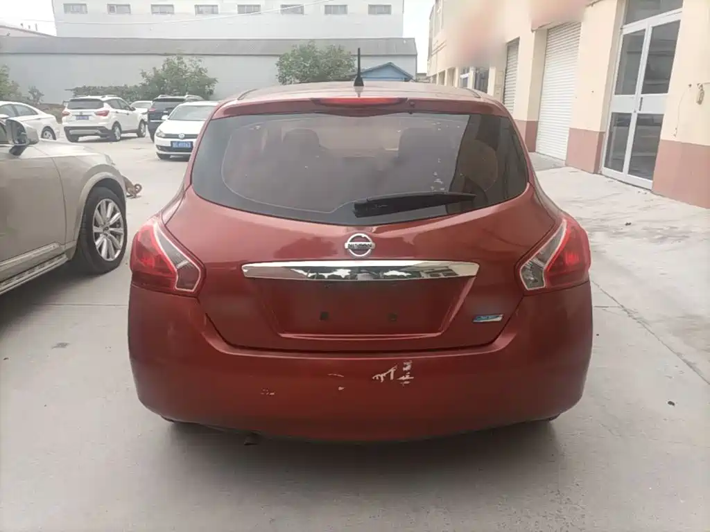 Photo 6 - Nissan Tiida