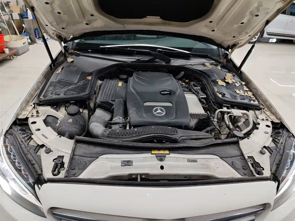 Mercedes-Benz C-Class 2015 Facelift C 200 L Sport фото 16