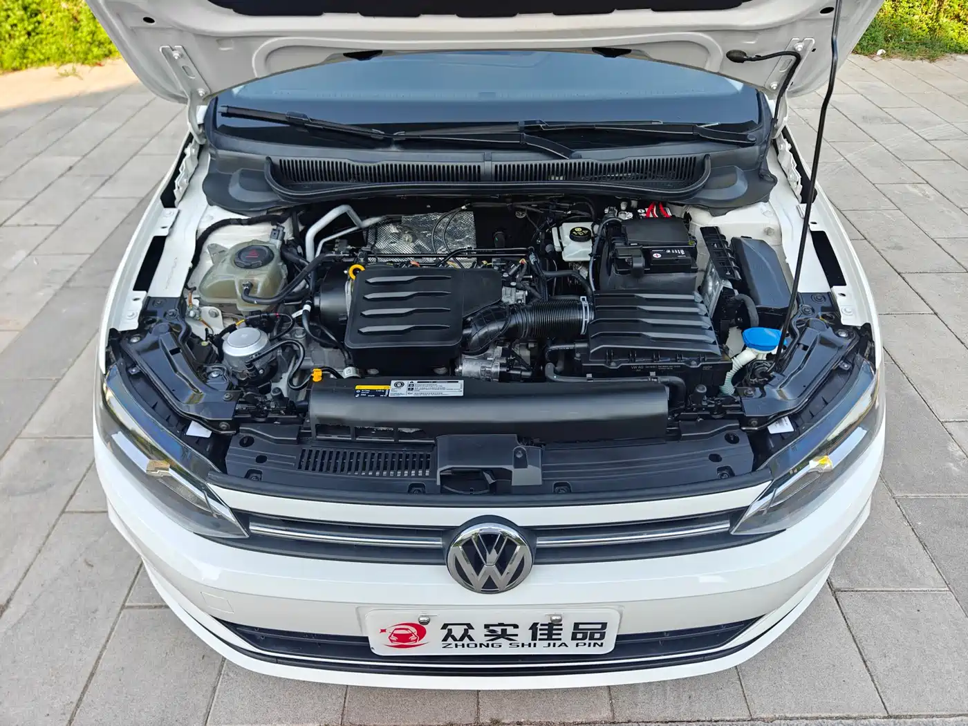 Volkswagen Polo 2019 Plus 1.5L Automatic Panorama Enjoyment Edition фото 24