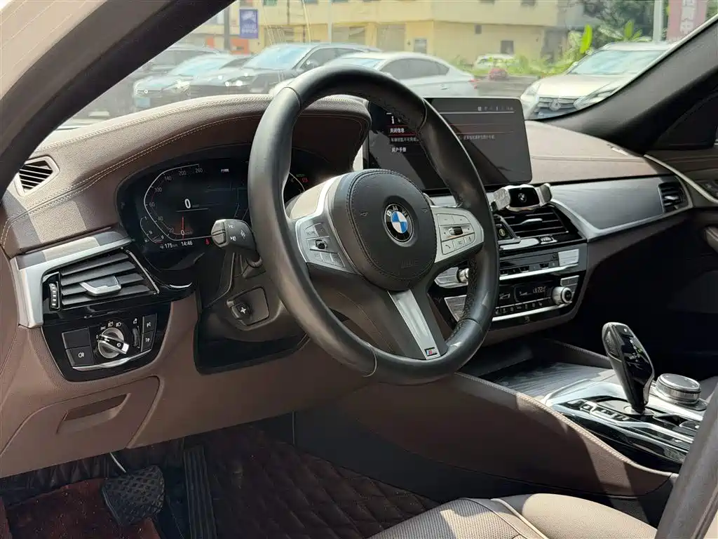BMW 5 Series 2022 Model Second Facelift 530Li Leading M Sport Package фото 12