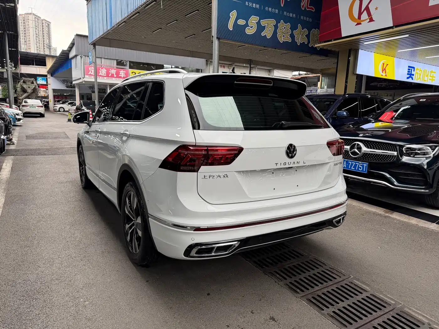 Volkswagen Tiguan L 2024 330TSI Automatic 2WD R-Line Premium Enjoyment Edition фото 4