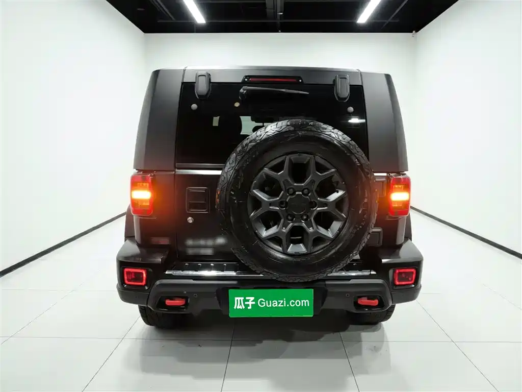 BAIC ORV Beijing Offroad BJ40 2024 2.0D Blade Hero Glory Edition фото 6