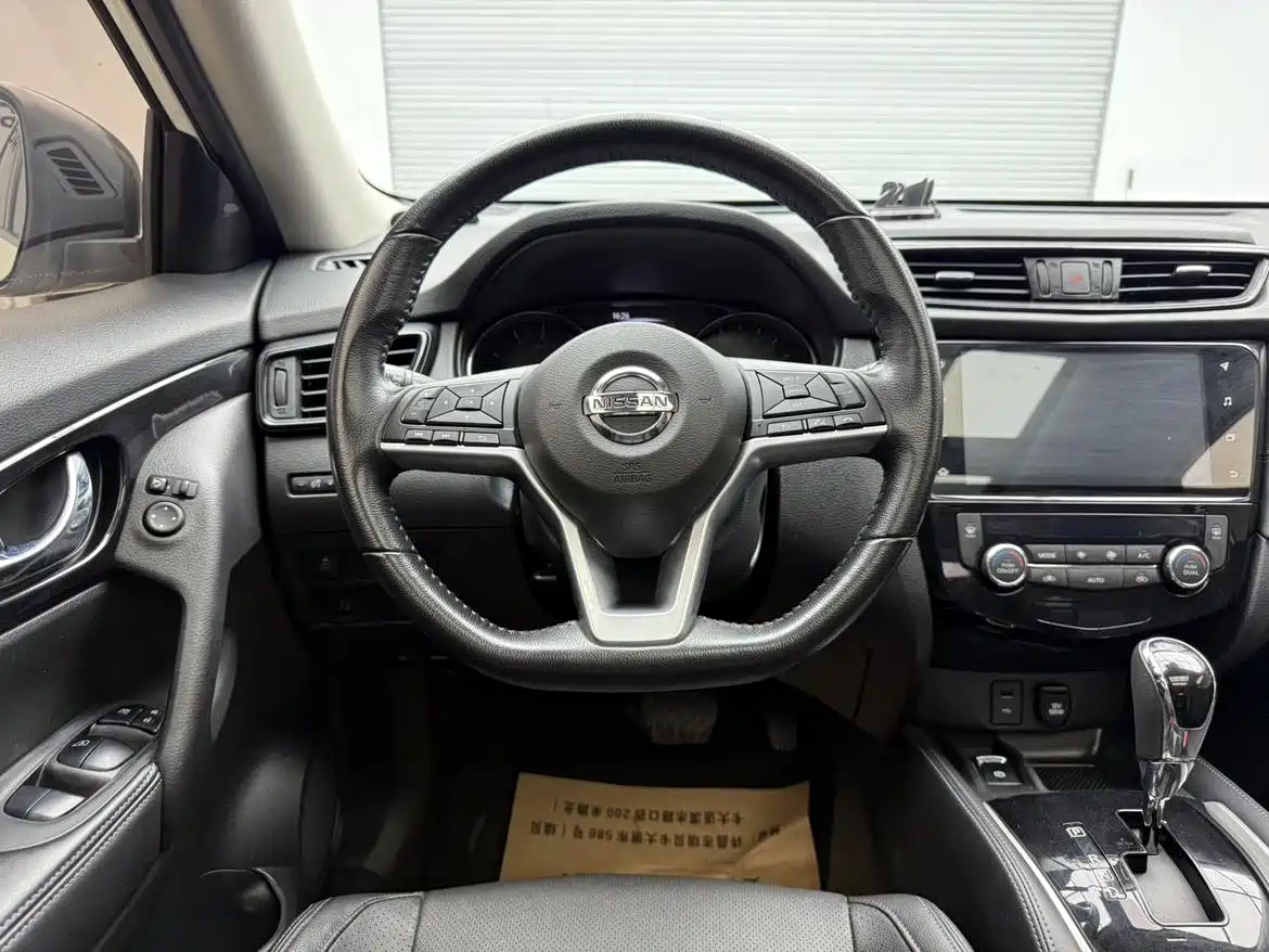 Фото 12 - Nissan X-Trail