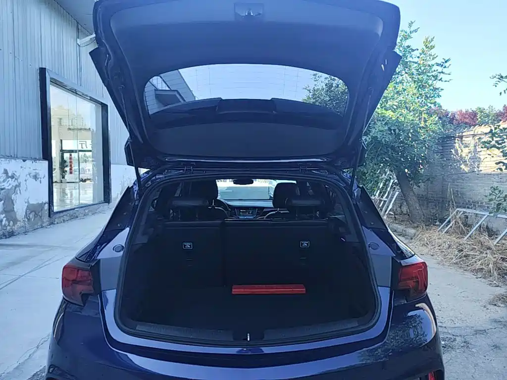 Фото 19 - Buick Verano