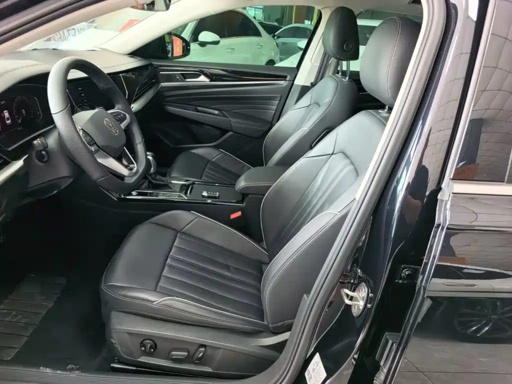 Фото 15 - Volkswagen Passat