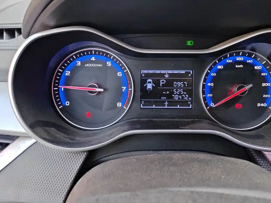 Фото 14 - Geely Vision
