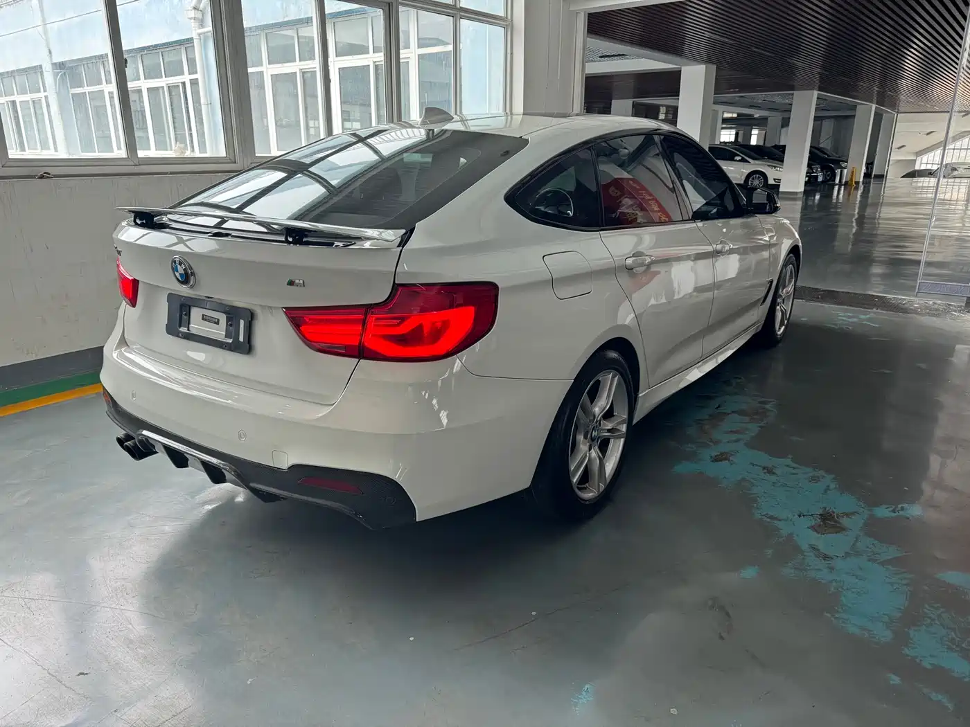 BMW 3 Series GT 2018 320i M Sport фото 4