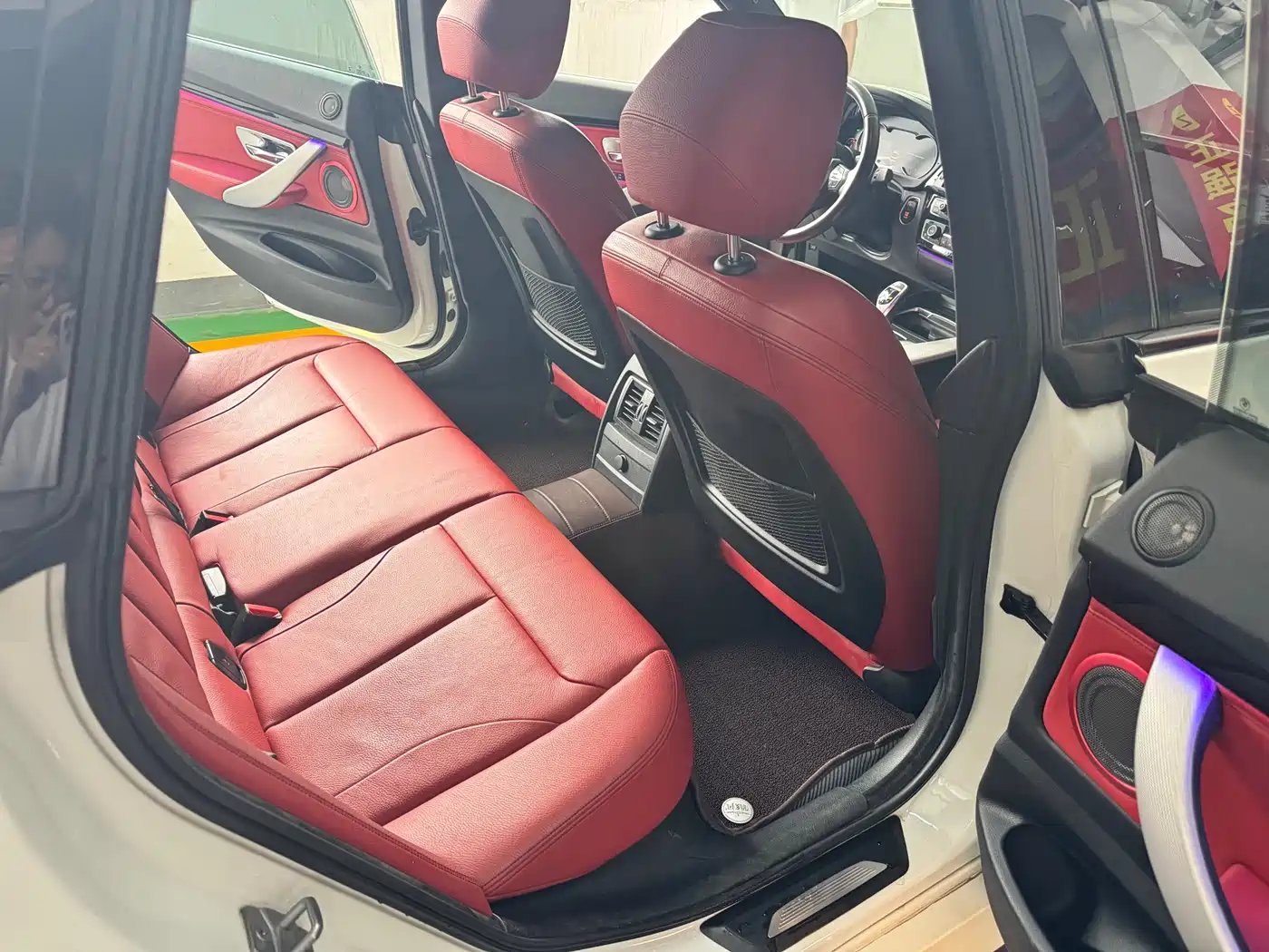 BMW 3 Series GT 2018 320i M Sport фото 12