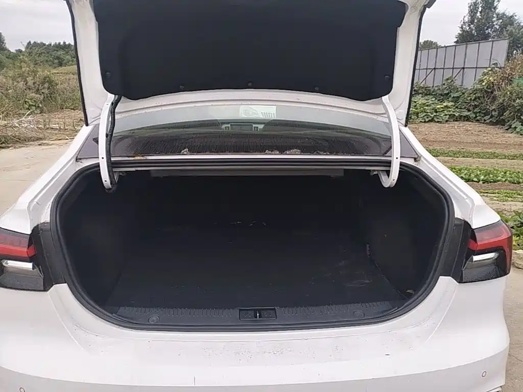 Photo 19 - Roewe i6 MAX EV