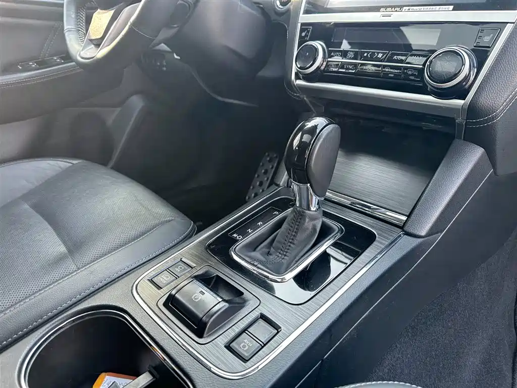 SUBARU OUTBACK