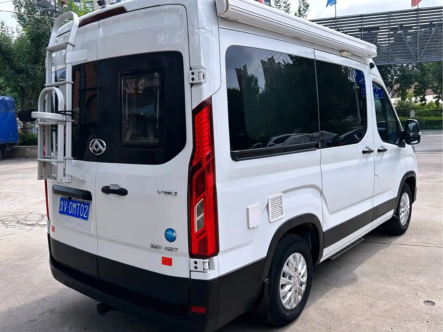 صورة 6 - Maxus MAXUS V90 RV