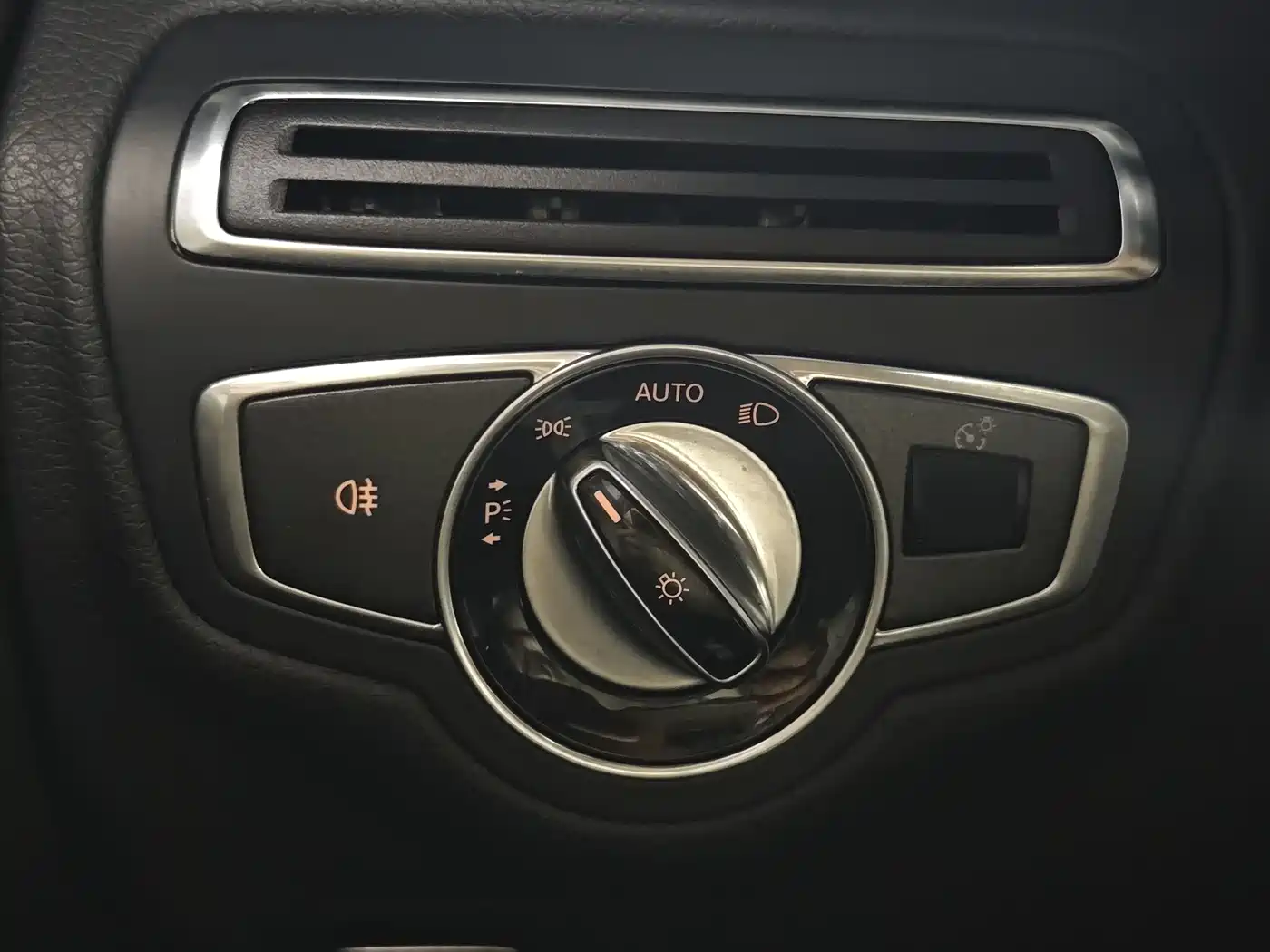 Mercedes-Benz C-Class 2015 C 200 Sport Edition 4MATIC фото 8
