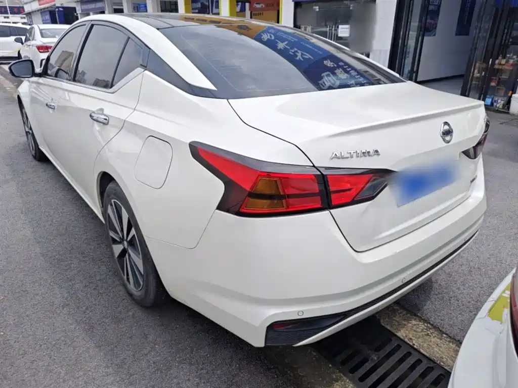 Photo 5 - Nissan Teana