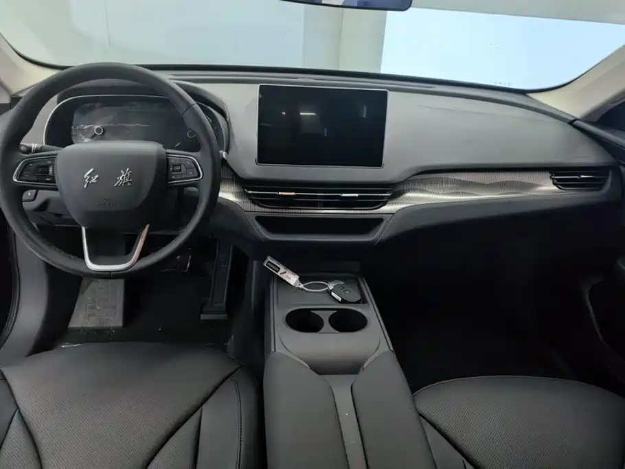 Hongqi E-QM5 2026 2025 Model 500km Travel Edition