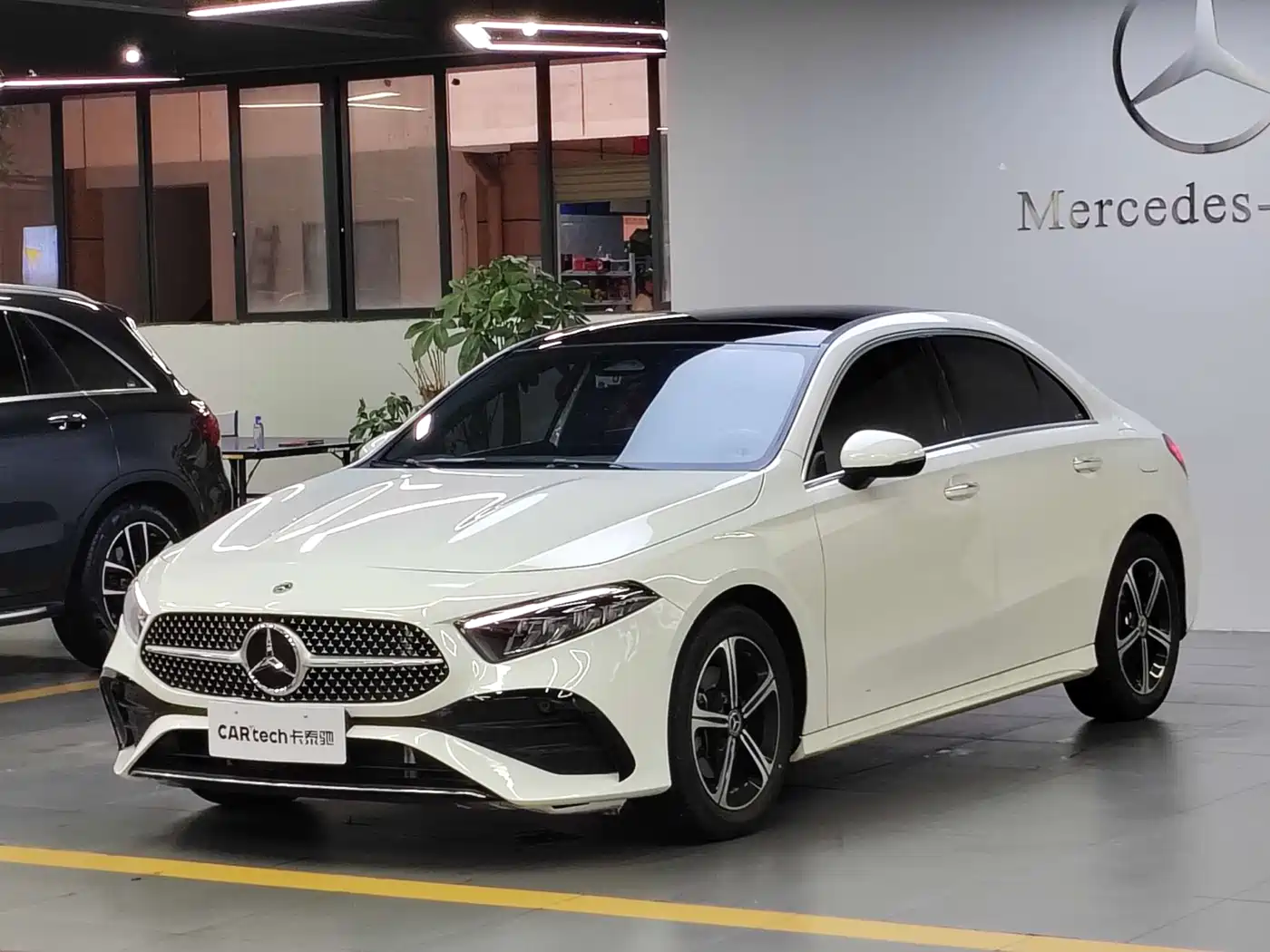 Mercedes-Benz A-Class 2023 A 200 L Fashion