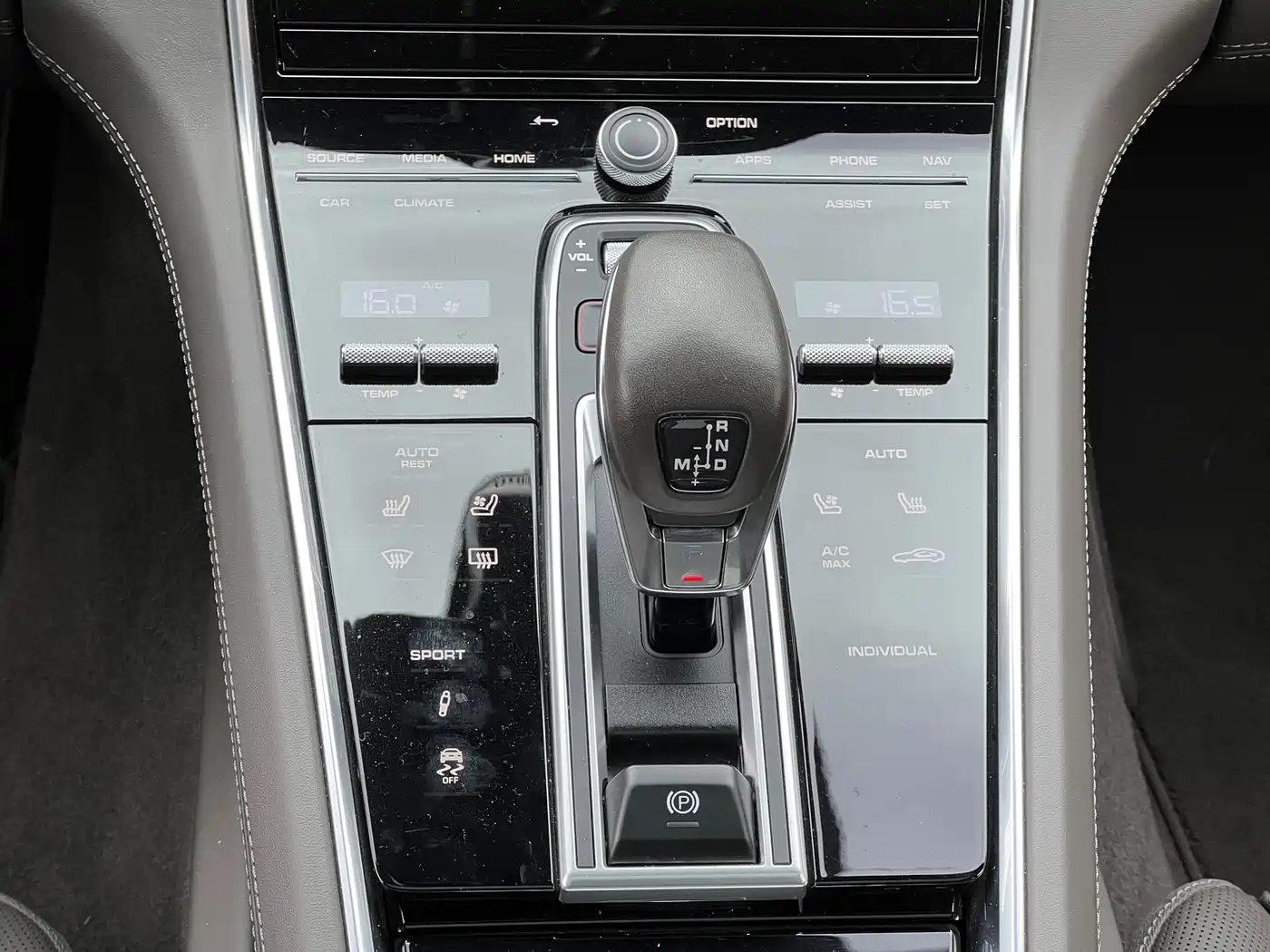 Porsche Panamera 2023 Panamera 4S Executive Long Wheelbase 2.9T фото 20