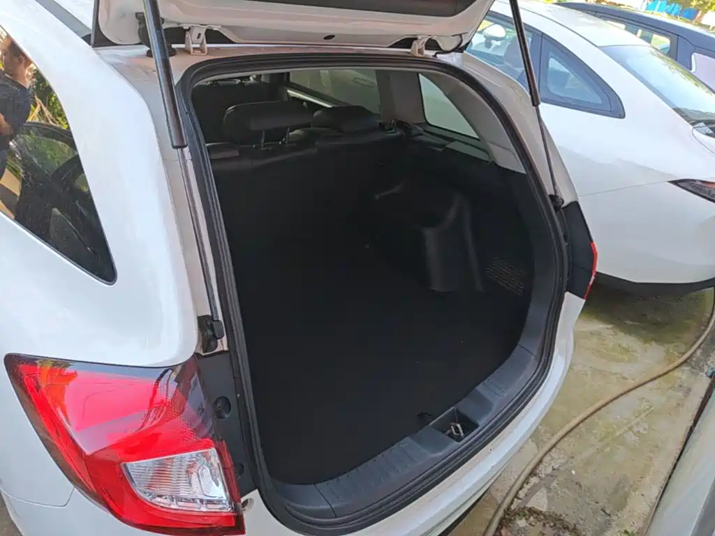 Honda Jade 2016 2016 1.8L Automatic Comfort Elite Version 5-seater