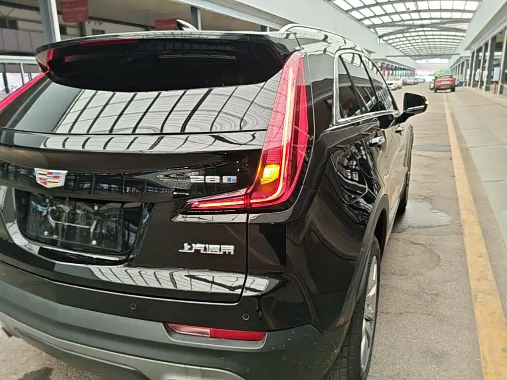 Cadillac XT4 2023 2022 28T FWD Premium