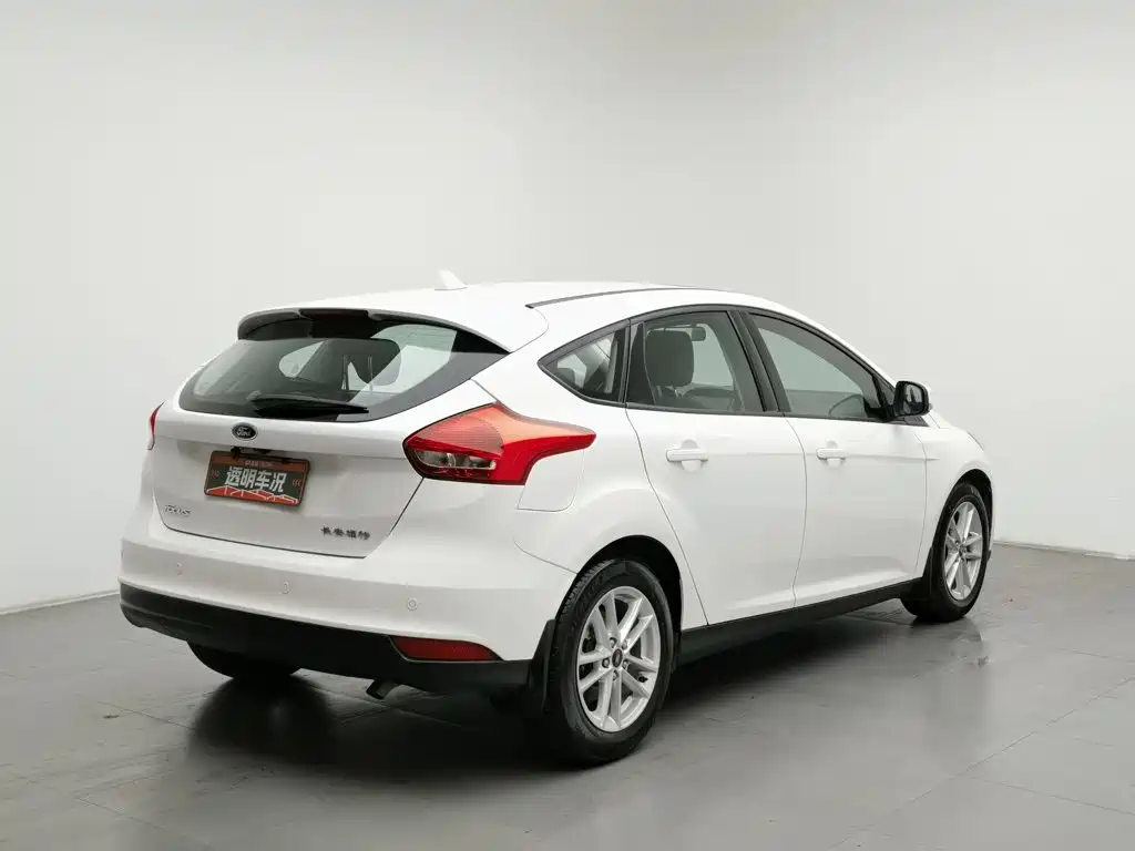 Photo 2 - Ford Focus
