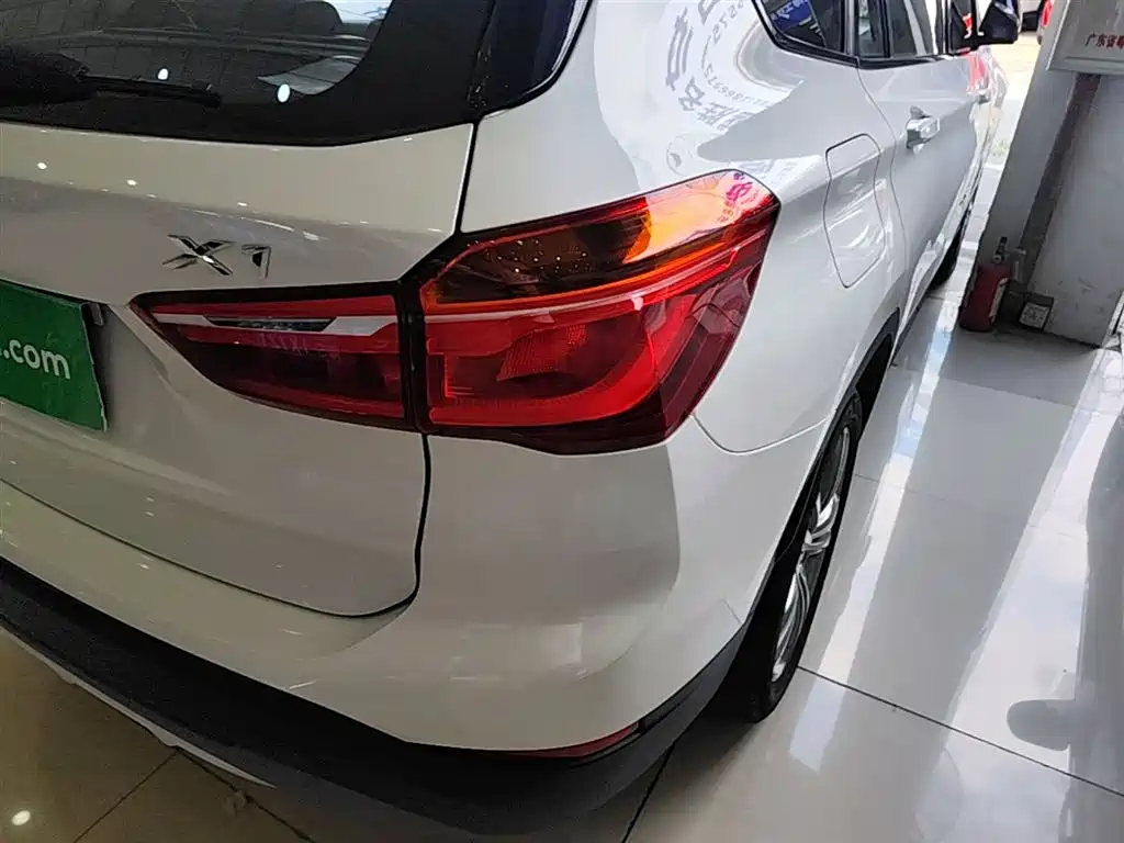 BMW X1 2018 sDrive18Li Premium Model фото 8