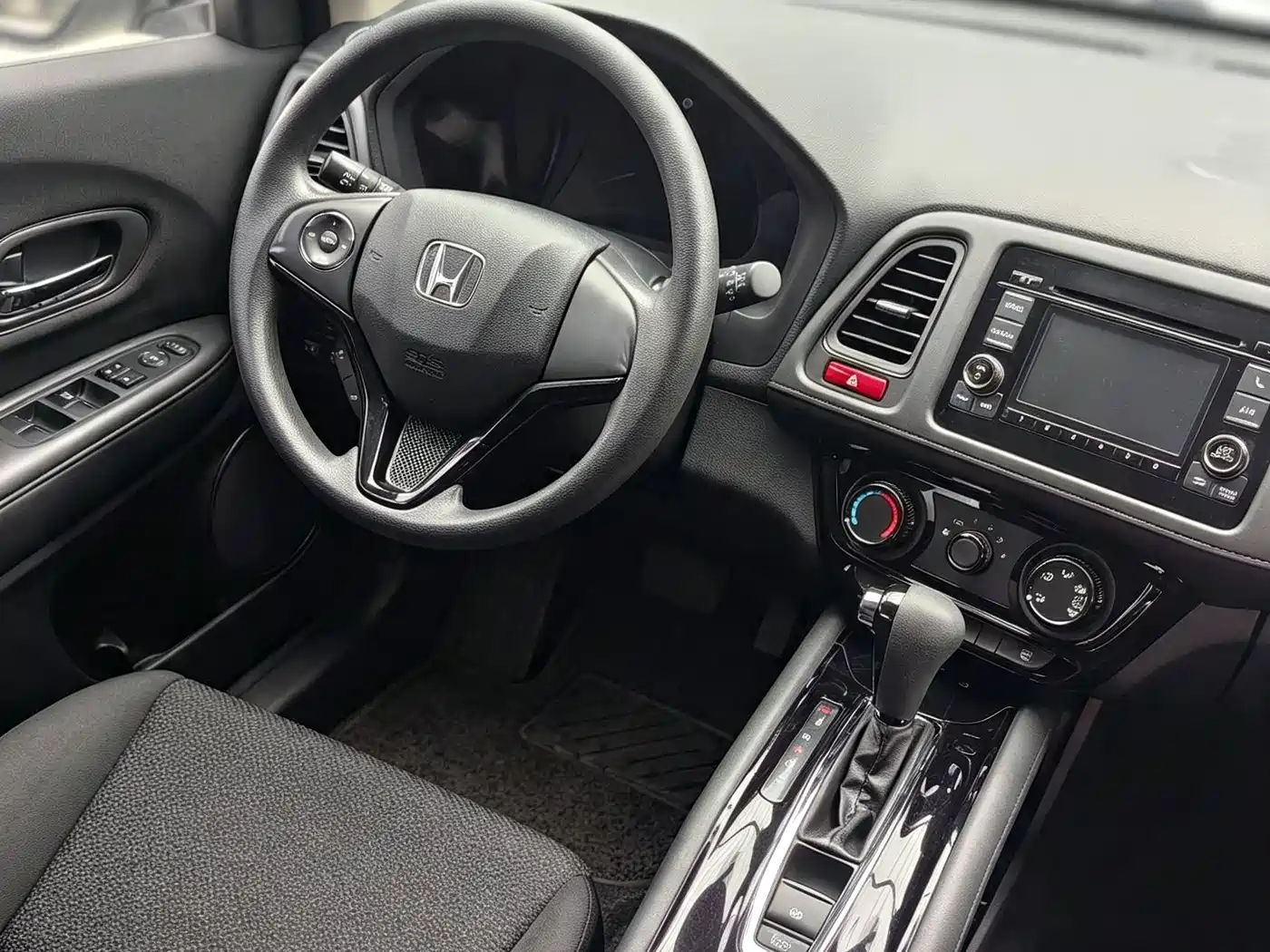 Honda Vezel 2015 2015 1.5L CVT 2WD Comfort