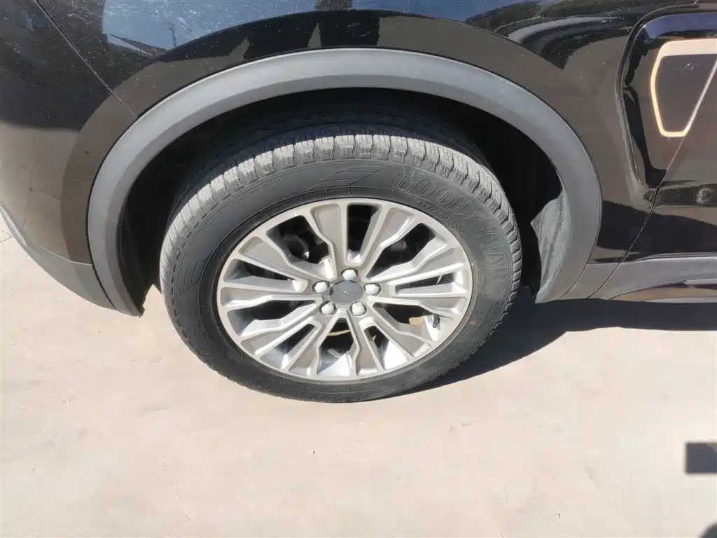 Lynk & Co 01 2017 2.0T 2WD фото 23