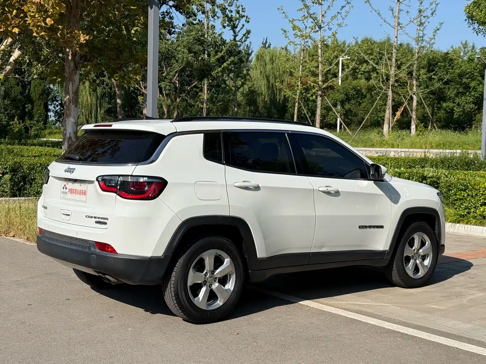 Фото 17 - Jeep Compass
