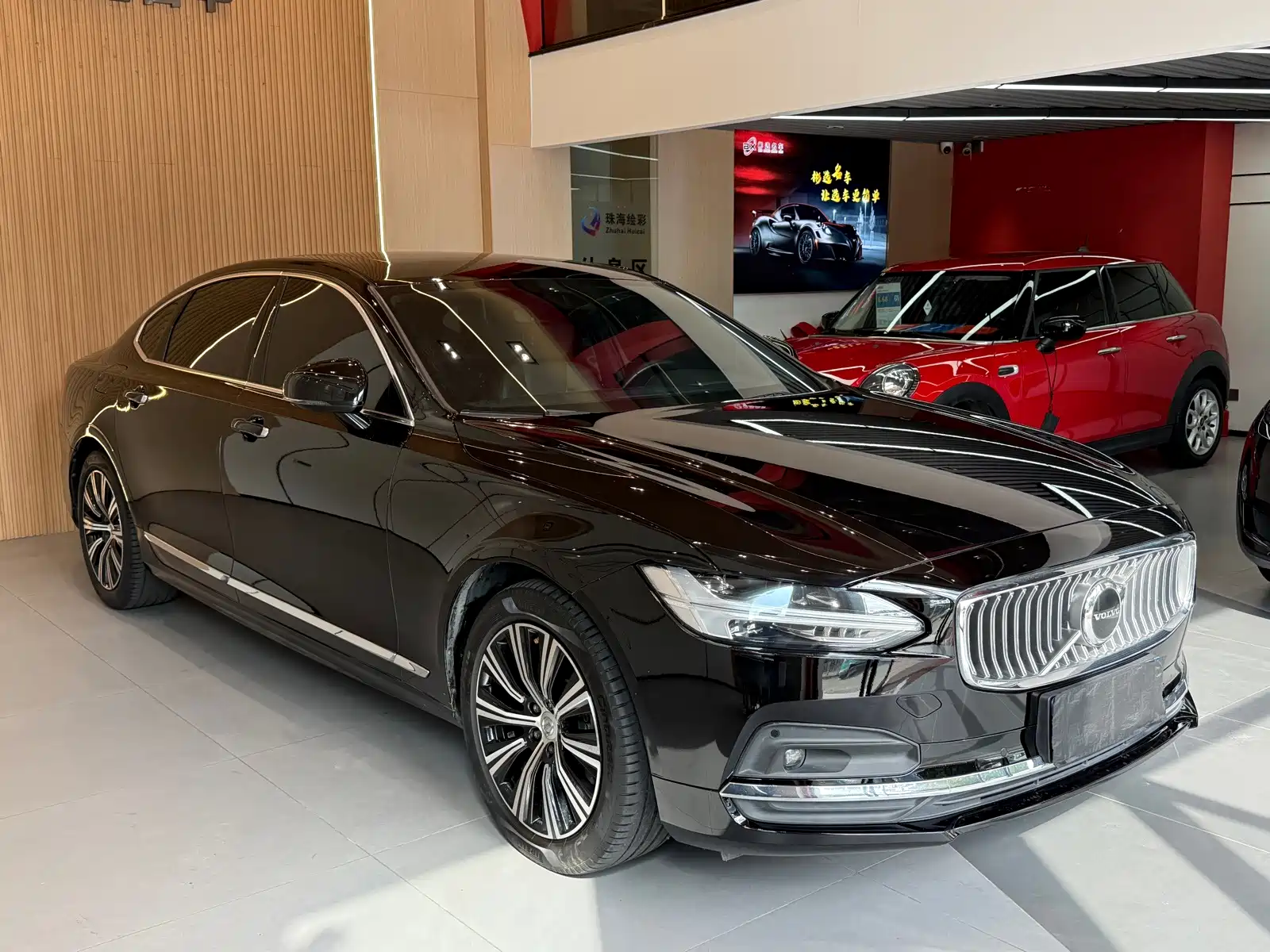 Фото 3 - Volvo S90