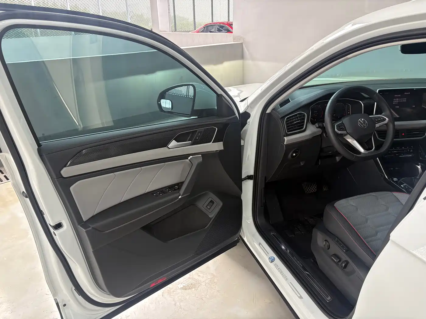 Volkswagen Tayron 2023 330TSI 2WD Luxury Plus Advanced Edition фото 11