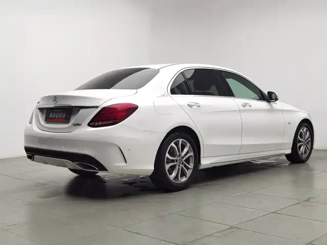 Mercedes-Benz C-Class 2018 C 180 L Fashion Sport Edition — фото 2