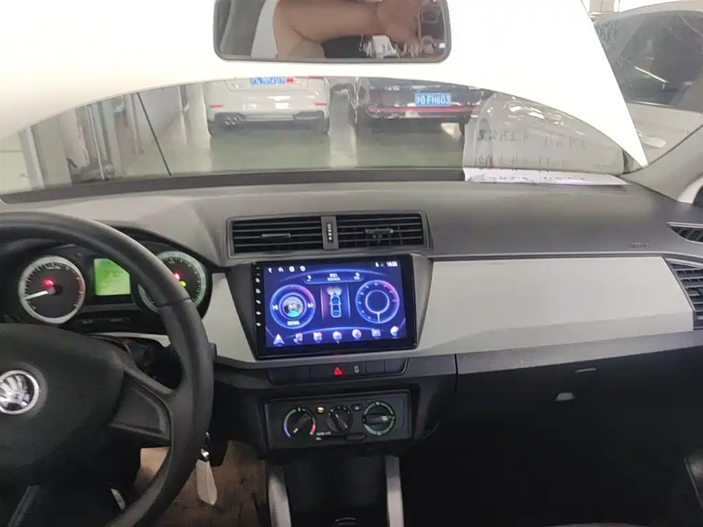 Škoda Fabia 2017 1.4L Auto Car Enjoy Edition фото 10