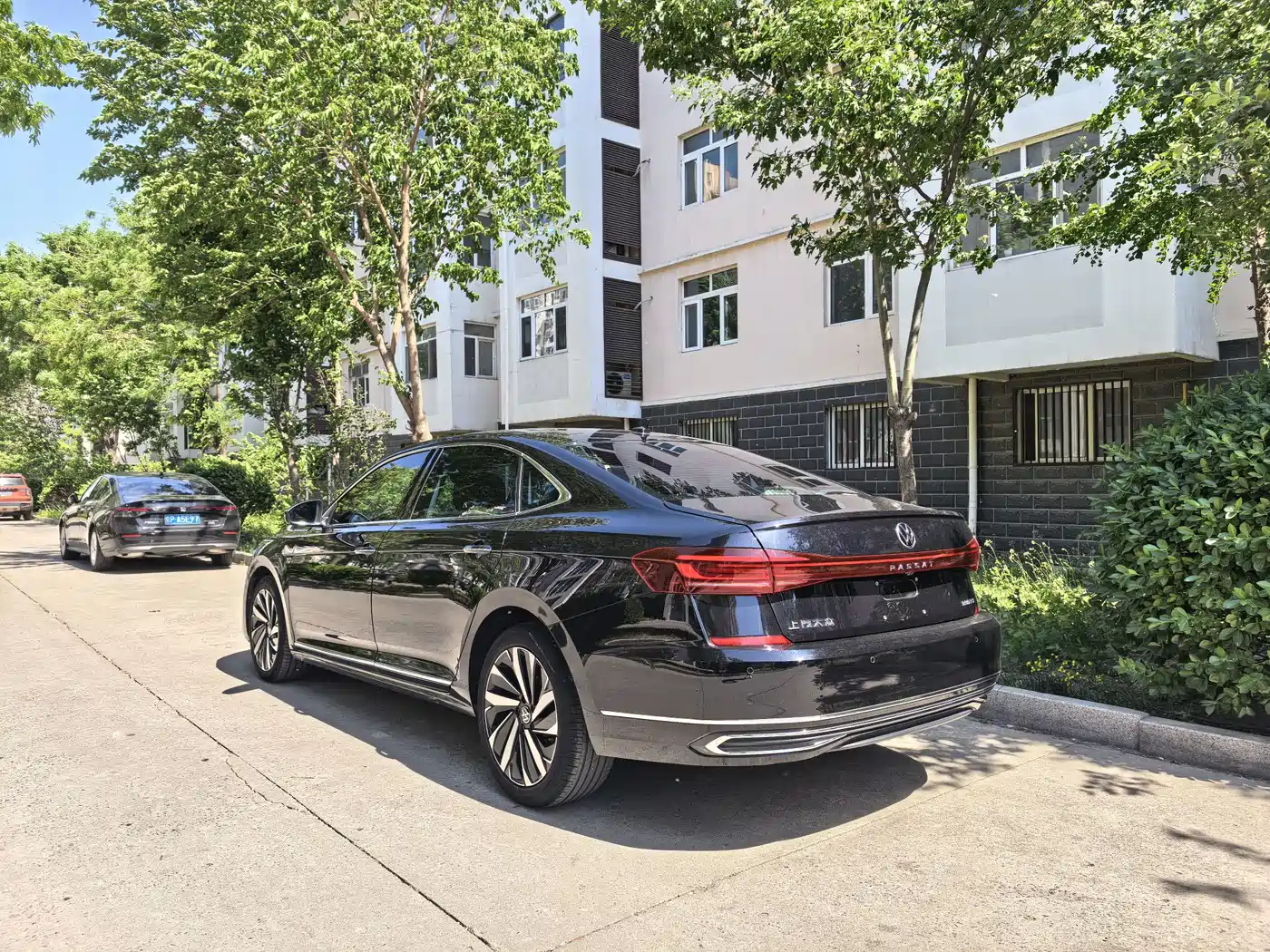 Volkswagen Passat 2022 330TSI Starlight Luxury Edition фото 10