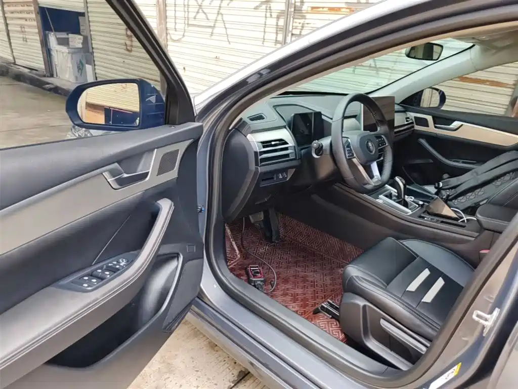 BYD Qin Pro 2018 1.5TI Automatic Smart Connected Dynamic Edition фото 16