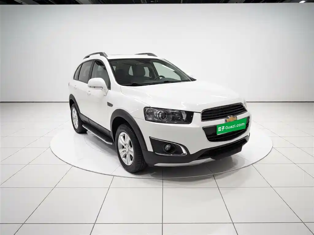 Chevrolet Captiva 2015 2.4L 2WD Urban Edition 5-seater фото 4