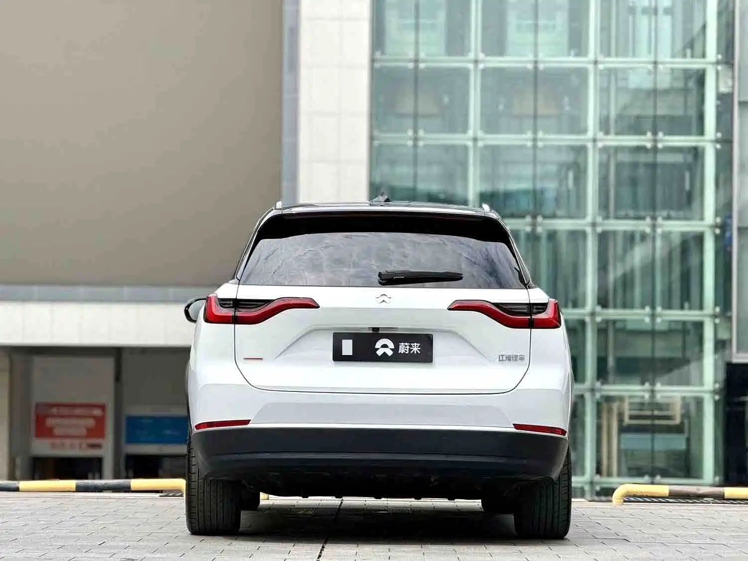 Фото 8 - NIO ES8