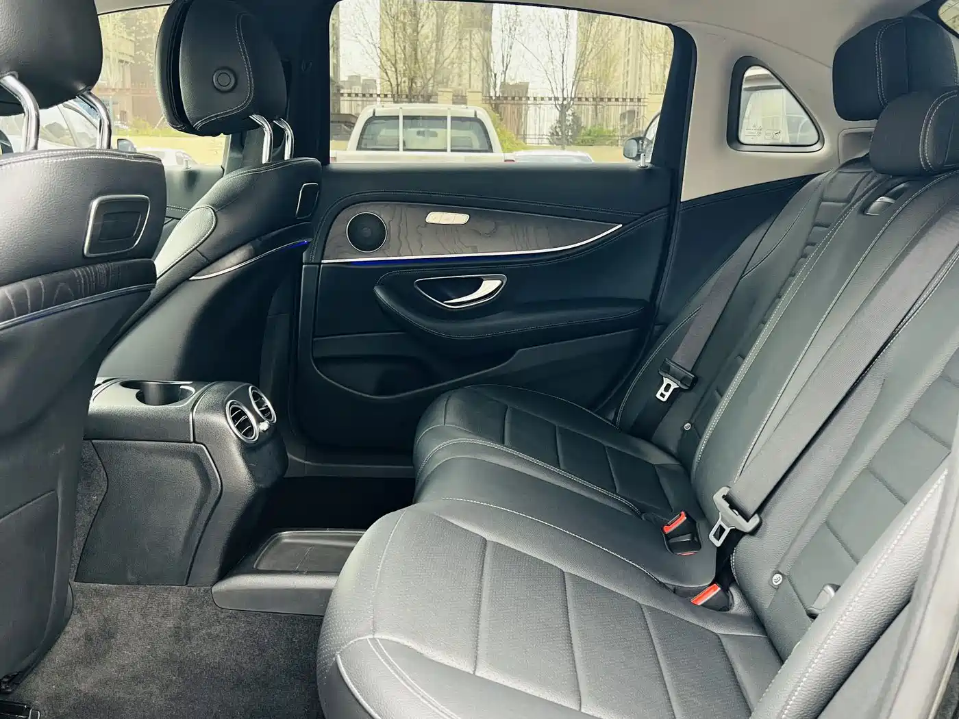 Mercedes-Benz E-Class 2016 E 300 L Sport Fashion Type фото 6