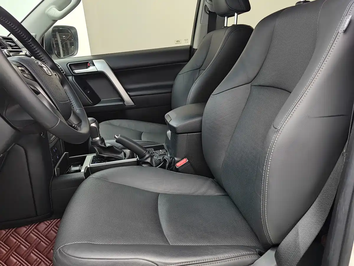 Toyota Prado 2019 2018 3.5L Automatic TX-L Rear-mounted Spare Tire