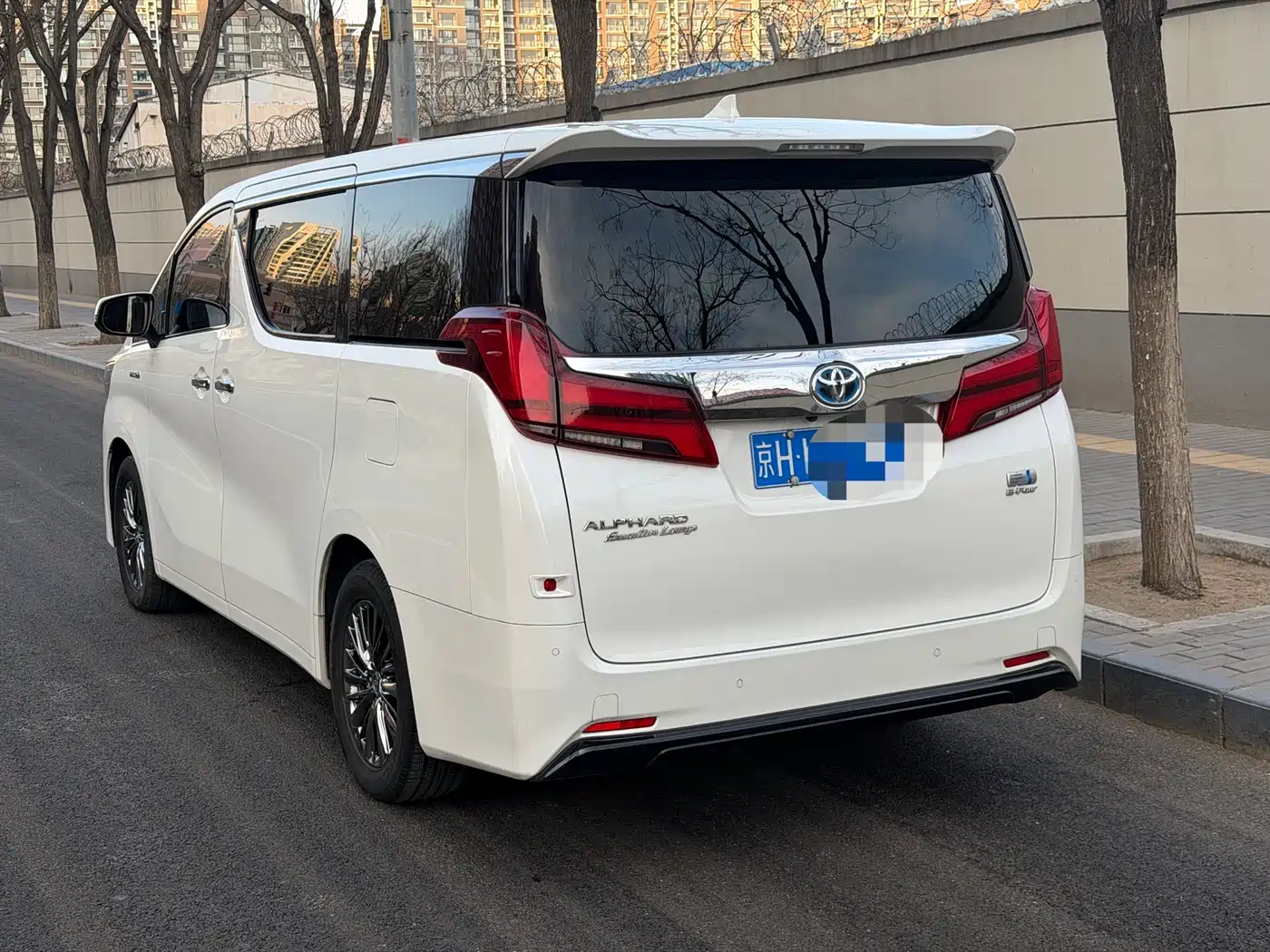 Toyota Alphard 2021 Hybrid 2.5L Premium фото 4