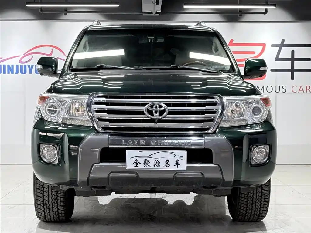 Toyota Land Cruiser 2012 4.0L Automatic GX-R фото 2