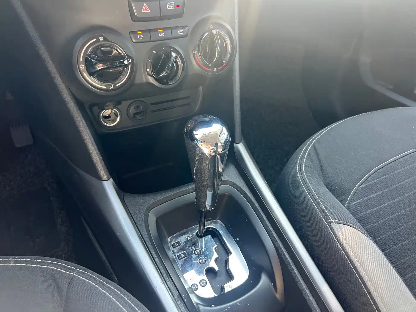 Peugeot 2008 2014 2014 1.6L Automatic Trend Edition