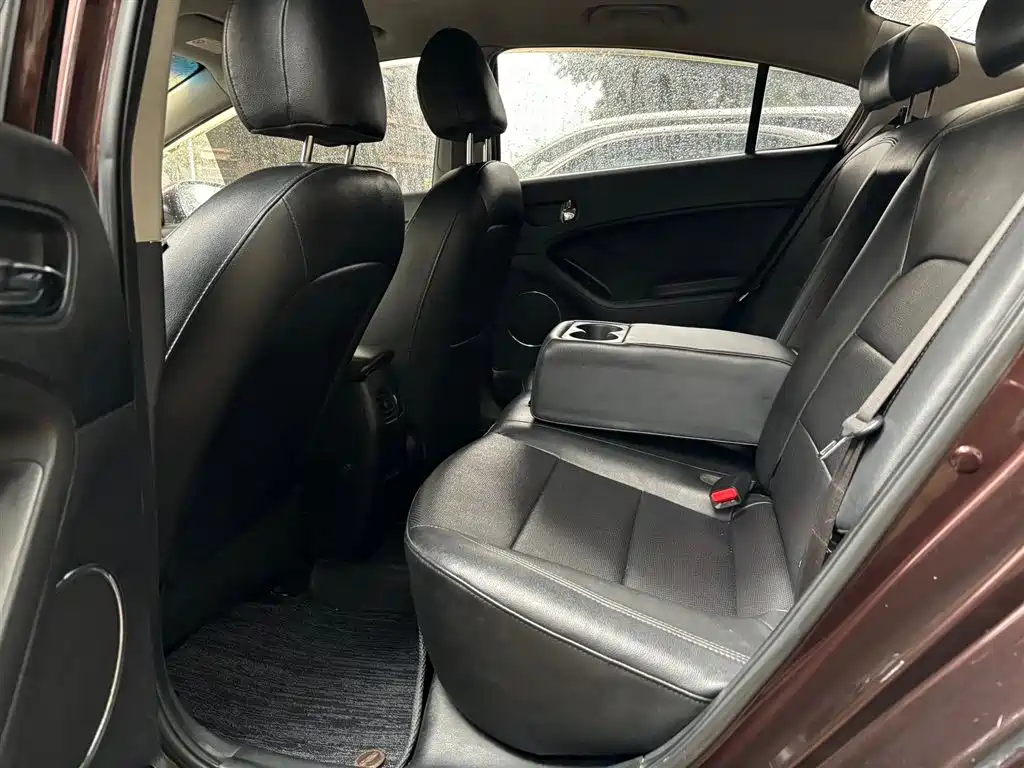 Kia K3 2013 1.6L Automatic GLS фото 9