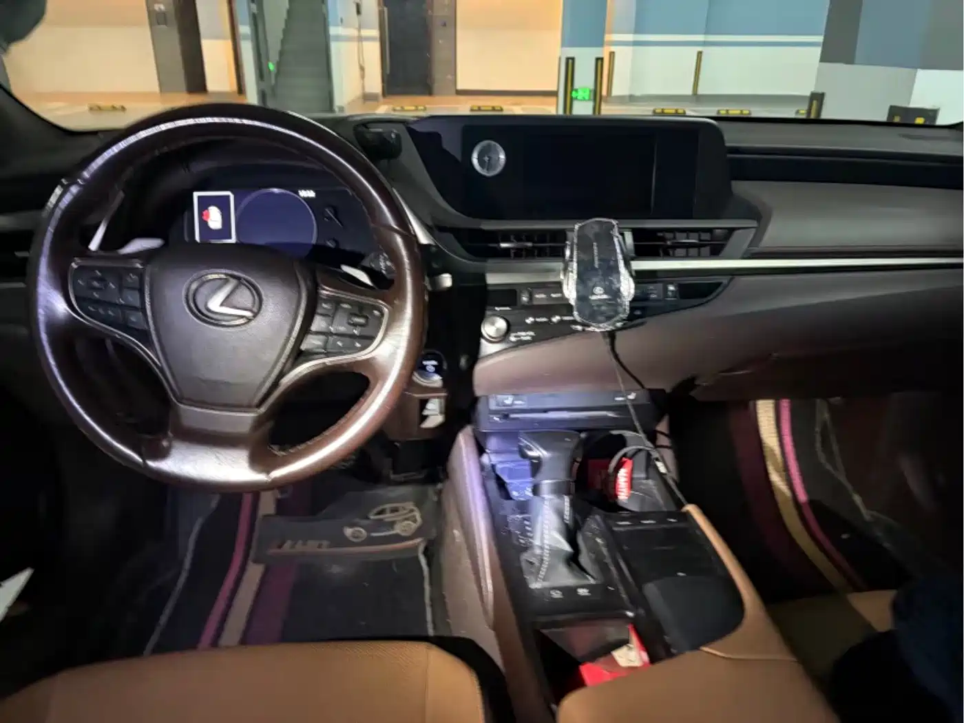 Lexus ES 2021 300h Excellence Edition фото 9