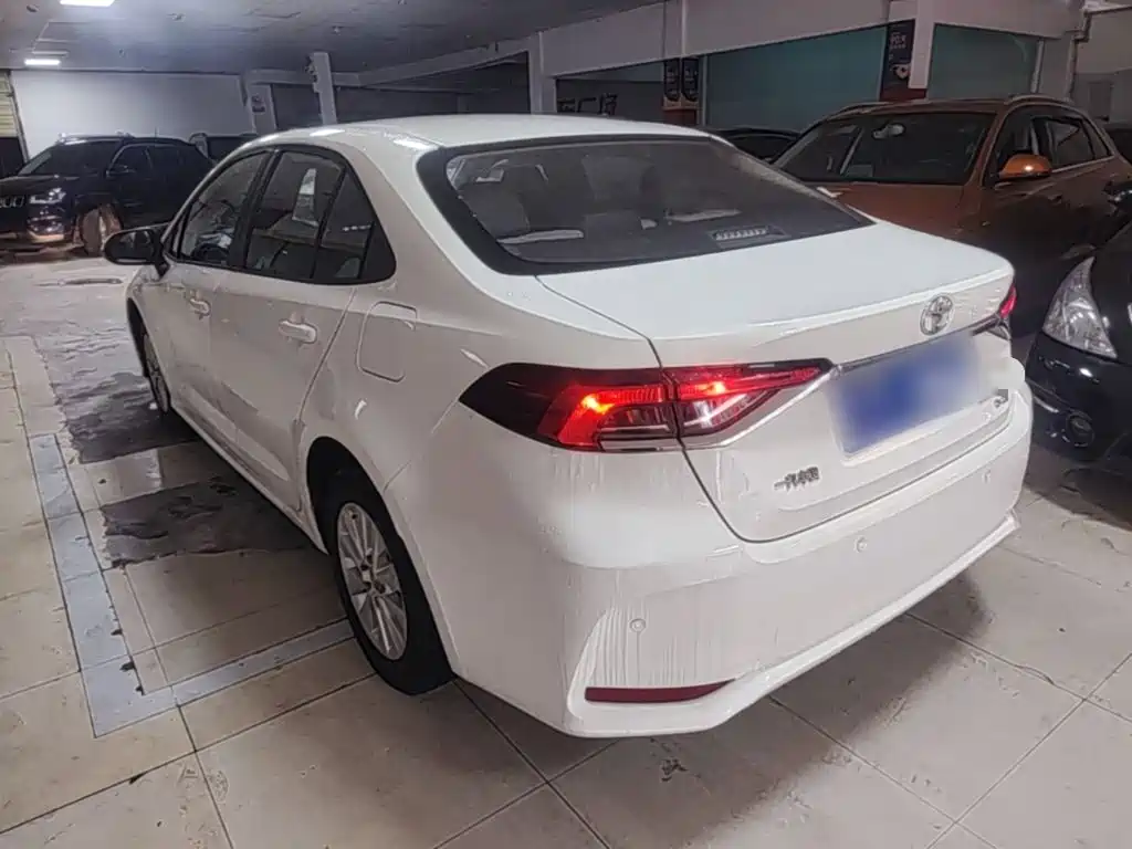 TOYOTA COROLLA