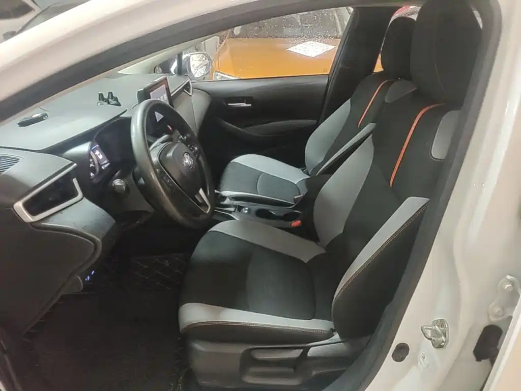 TOYOTA COROLLA
