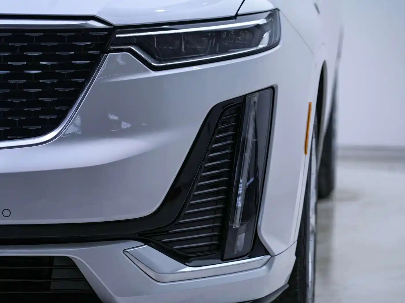 CADILLAC XT6