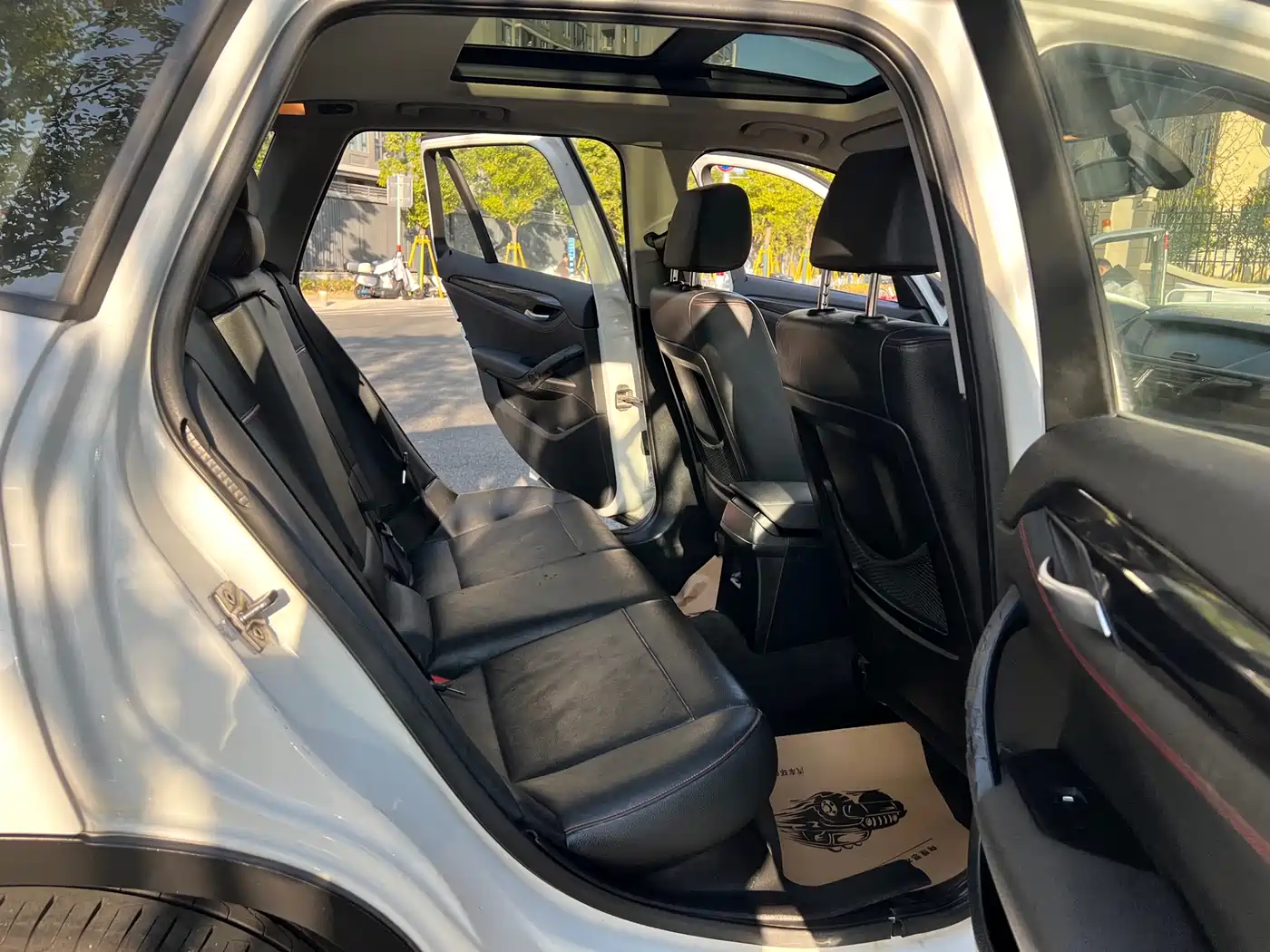 BMW X1 2013 sDrive20i Sport Design Package фото 15