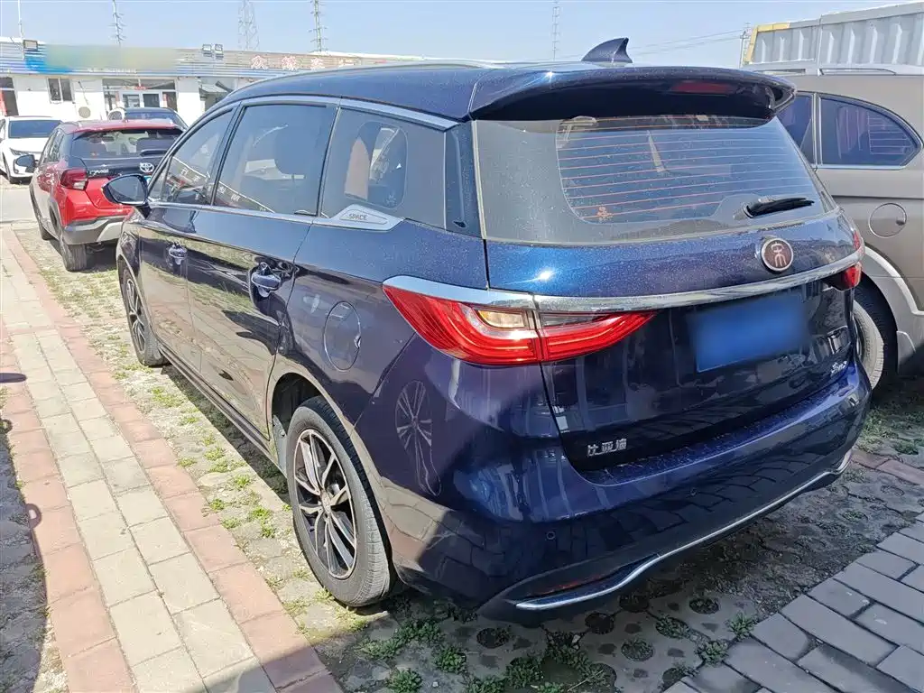 BYD Song MAX 2018 1.5T Auto Smart Connected Elite 6-Seater фото 5